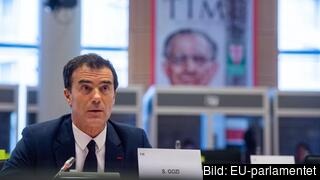 Den italienske politikern Sandro Gozi representerar Frankrike i EU-parlamentet och ansvarar för att samla församlingen bakom en gemensam ståndpunkt inför slutförhandlingar med medlemsländerna. Den italienske politikern Sandro Gozi representerar Frankrike i EU-parlamentet och ansvarar för att samla församlingen bakom en gemensam ståndpunkt inför slutförhandlingar med medlemsländerna.