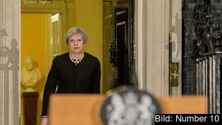 Storbritanniens premiärminister Theresa May anser att EU försöker lägga sig i det brittiska parlamentsvalet. Arkivbild.