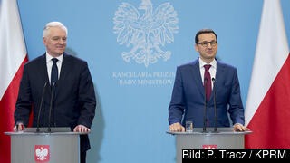 Polens vice premiärminister Jarosław Gowin och premiärminister Mateusz Morawiecki. Arkivbild. Polens vice premiärminister Jarosław Gowin och premiärminister Mateusz Morawiecki. Arkivbild.