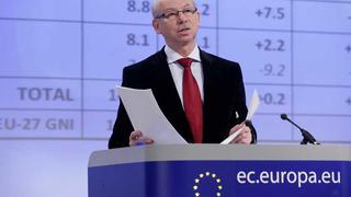 Kommissionär Janusz Lewandowski vid onsdagens presskonferens om EU:s budget för 2012.