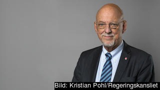 Sveriges EU-minister Hans Dahlgren är  nöjd med att de svenska Socialdemokraterna behåller sina fem mandat. Sveriges EU-minister Hans Dahlgren är  nöjd med att de svenska Socialdemokraterna behåller sina fem mandat.