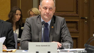 Jonas Sjöstedt i riksdagens EU-nämnd i januari 2012. Jonas Sjöstedt i riksdagens EU-nämnd i januari 2012.