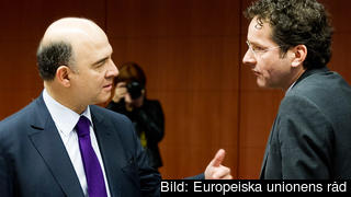 Franske finansministern Pierre Moscovici måste övertyga bland annat chefen för eurogruppen, Jeroen Dijsselbloem, om att hans sparåtgärder är tillräckliga för att undvika en EU-bot. Arkivbild.