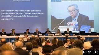 EU-kommissionens ordförande Jean-Claude Juncker talar i Ekonomiska och sociala kommittén där bland annat representanter från arbetsmarknadens parter finns. Arkivbild. EU-kommissionens ordförande Jean-Claude Juncker talar i Ekonomiska och sociala kommittén där bland annat representanter från arbetsmarknadens parter finns. Arkivbild.