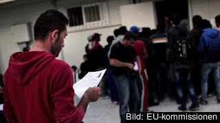 Migranter registrerar sig på grekiska Lesbos som en del av EU:s nuvarande asylsystem. Arkivbild. Migranter registrerar sig på grekiska Lesbos som en del av EU:s nuvarande asylsystem. Arkivbild.