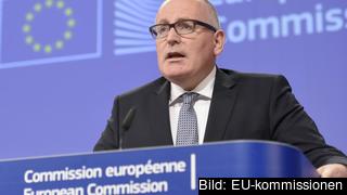 EU-kommissionens förste vice ordförande Frans Timmermans ansvarar för granskningen. EU-kommissionens förste vice ordförande Frans Timmermans ansvarar för granskningen.