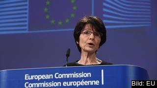 Arbetsmarknadskommissionären Marianne Thyssen presenterade den nya överenskommelsen om villkor inom arbetsmarknaden. Arbetsmarknadskommissionären Marianne Thyssen presenterade den nya överenskommelsen om villkor inom arbetsmarknaden.