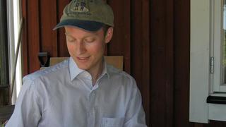 Förre riksdagsledamoten Karl Sigfrid menar att icke-kommersiella tjänster som Wikipedia kan få stora problem om förslaget i EU-parlamentet går vidare