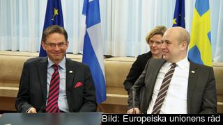 Den finske statsministern Jyrki Katainen tillsammans Fredrik Reinfeldt vid EU-toppmötet i Bryssel.