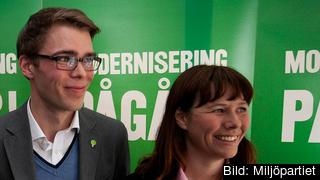 Miljöpartiets partisekreterare Anders Wallner och språkrör Åsa Romson. Arkivbild. Miljöpartiets partisekreterare Anders Wallner och språkrör Åsa Romson. Arkivbild.